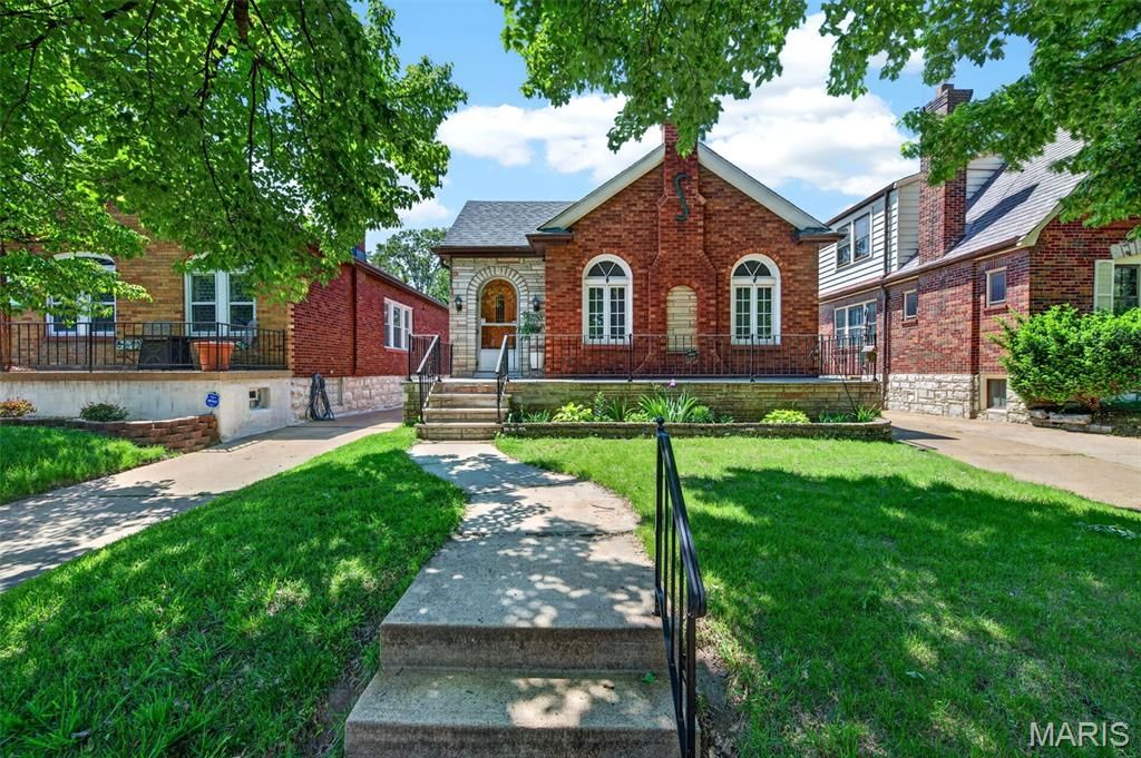 3990 Bowen Street, St Louis, MO 63116