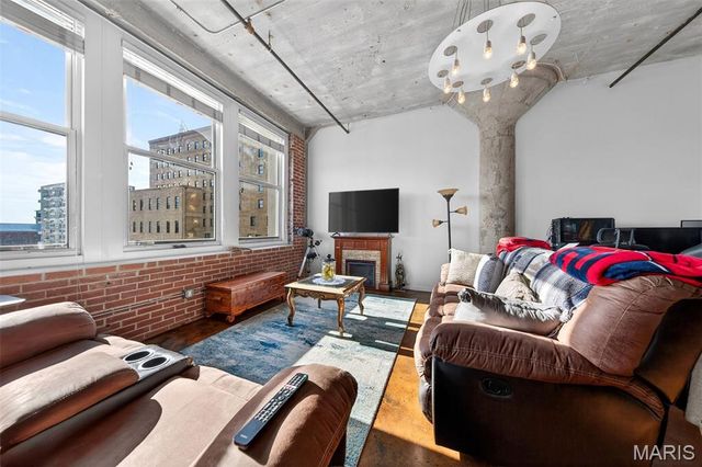 1511 Locust Street 410, St Louis, MO 63103