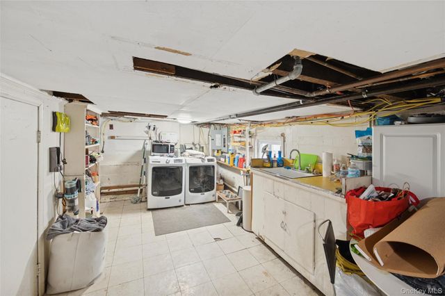 1038 Traymore Boulevard, Island Park, NY 11558