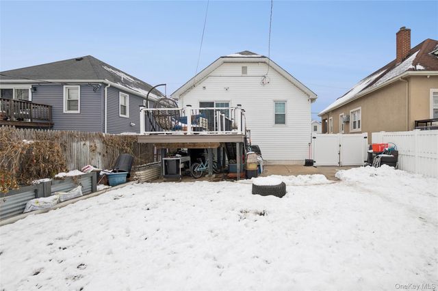 1038 Traymore Boulevard, Island Park, NY 11558