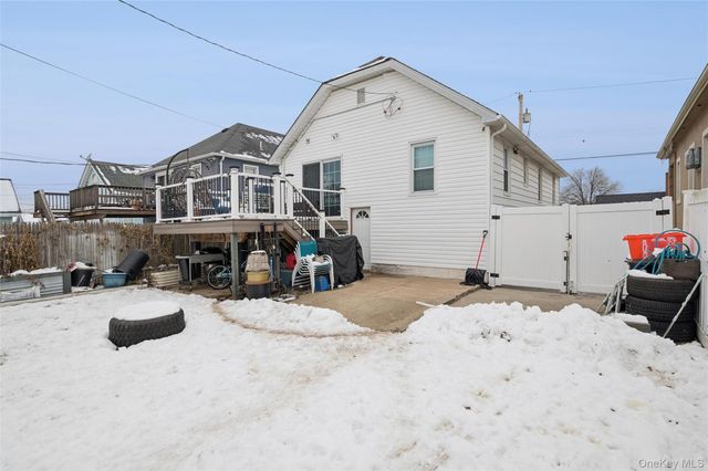 1038 Traymore Boulevard, Island Park, NY 11558