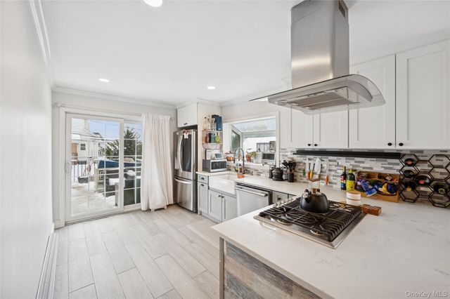 1038 Traymore Boulevard, Island Park, NY 11558