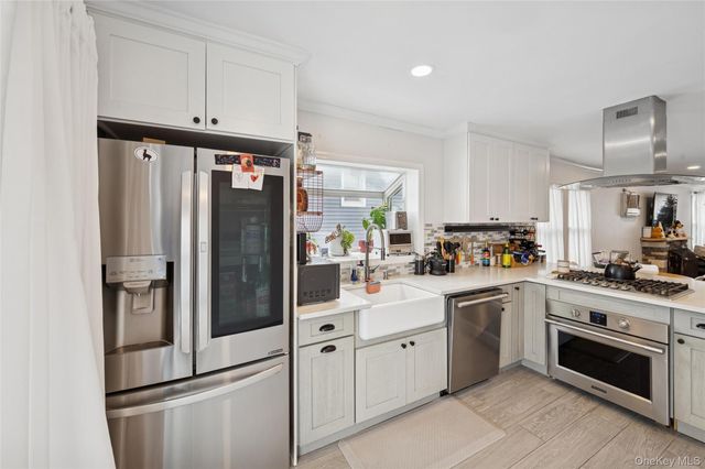 1038 Traymore Boulevard, Island Park, NY 11558