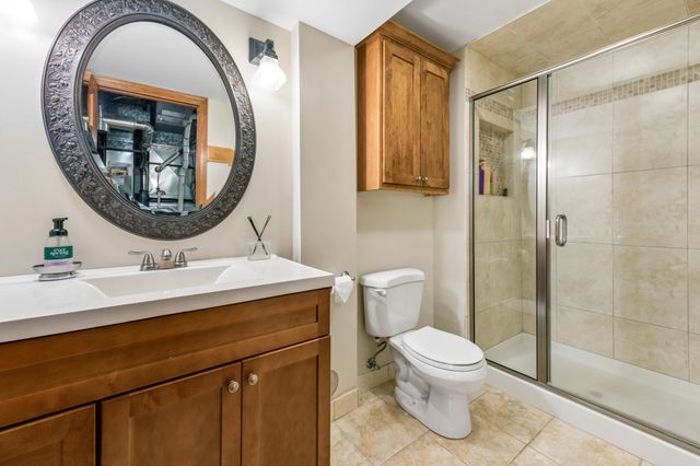 290 Ridgeview Drive E, Wayzata, MN 55391