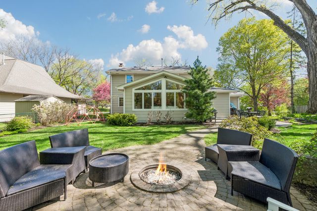 290 Ridgeview Drive E, Wayzata, MN 55391