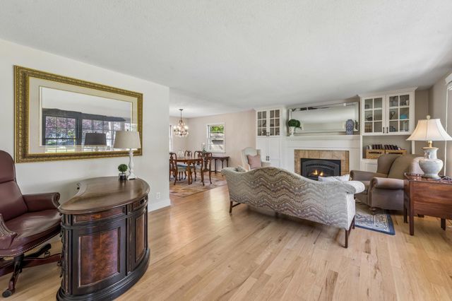 290 Ridgeview Drive E, Wayzata, MN 55391