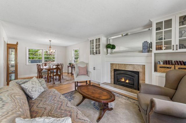 290 Ridgeview Drive E, Wayzata, MN 55391