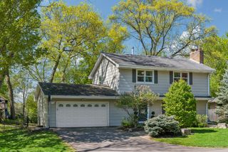 290 Ridgeview Drive E, Wayzata, MN 55391