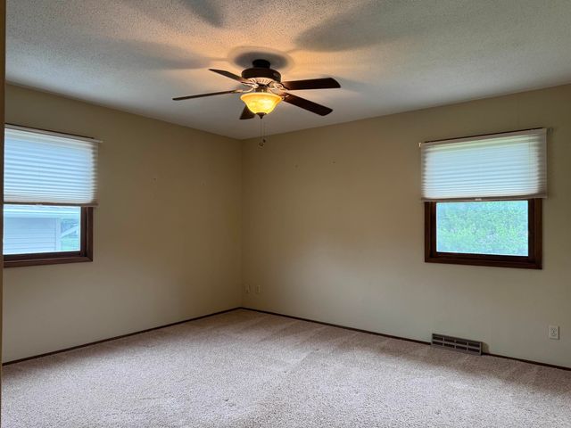 511 Ridgeway Street, Denver, IA 50622