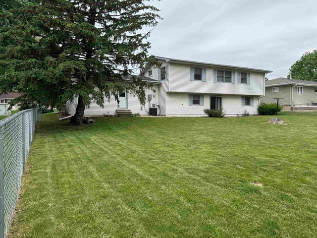 511 Ridgeway Street, Denver, IA 50622