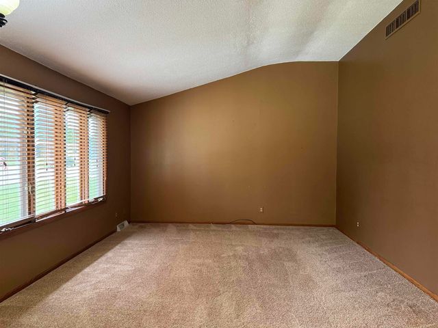 511 Ridgeway Street, Denver, IA 50622