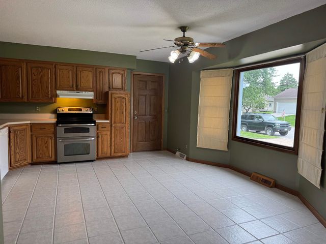 511 Ridgeway Street, Denver, IA 50622