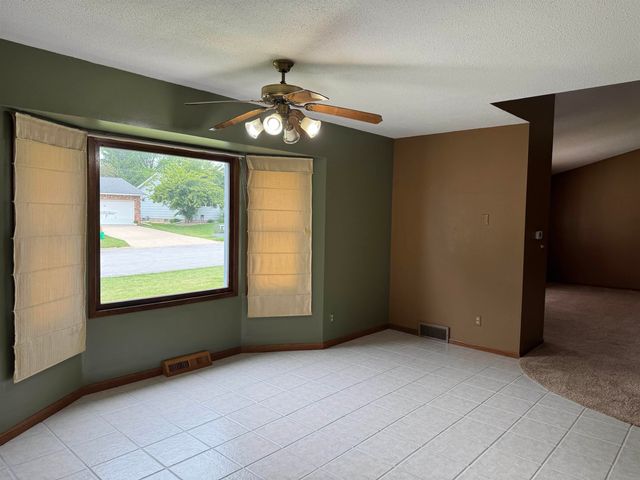 511 Ridgeway Street, Denver, IA 50622