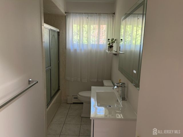 1471 Thomas Avenue, North Brunswick, NJ 08902