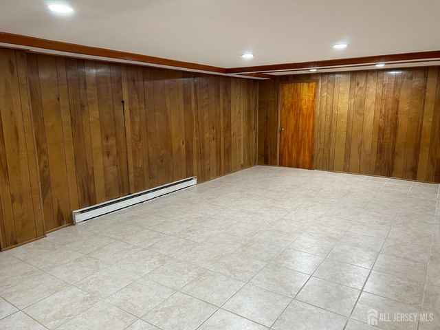 1471 Thomas Avenue, North Brunswick, NJ 08902