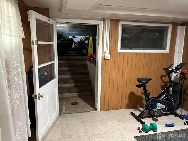 1471 Thomas Avenue, North Brunswick, NJ 08902