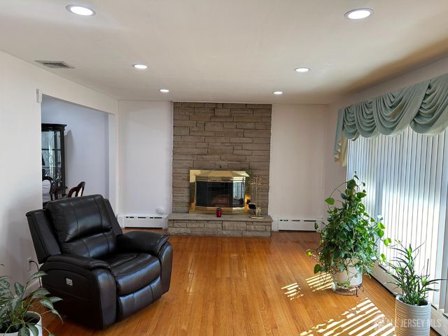 1471 Thomas Avenue, North Brunswick, NJ 08902