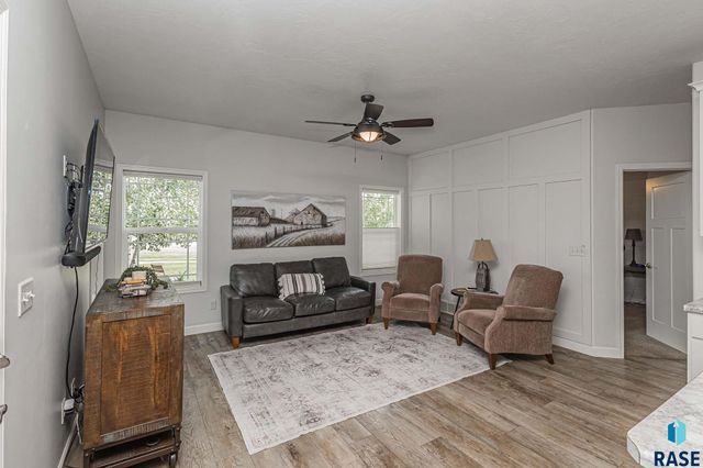 3233 S Manifold Ave Avenue, Sioux Falls, SD 57110