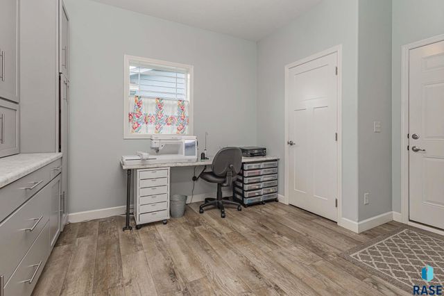 3233 S Manifold Ave Avenue, Sioux Falls, SD 57110