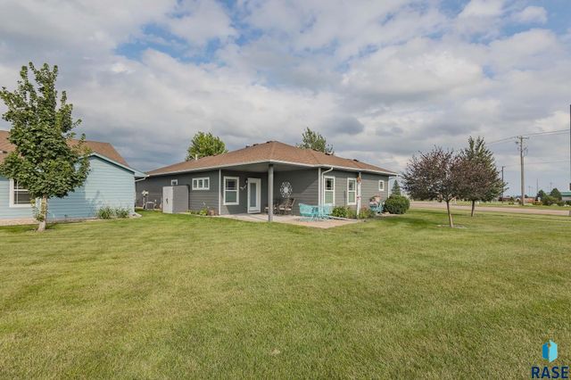 3233 S Manifold Ave Avenue, Sioux Falls, SD 57110