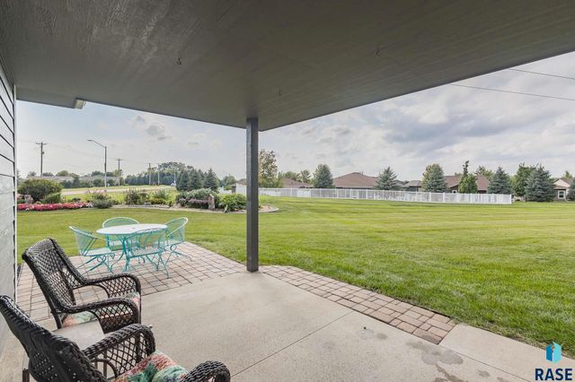 3233 S Manifold Ave Avenue, Sioux Falls, SD 57110