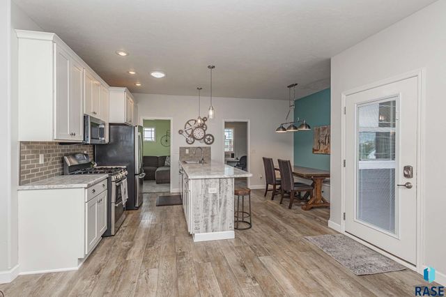 3233 S Manifold Ave Avenue, Sioux Falls, SD 57110