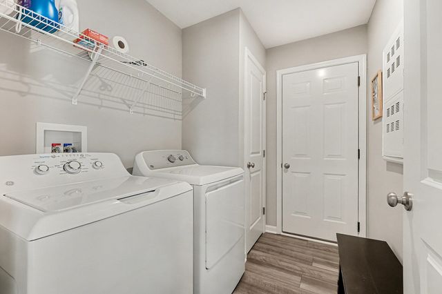 648 Foxhill Drive, 9-203, Crescent Springs, KY 41017