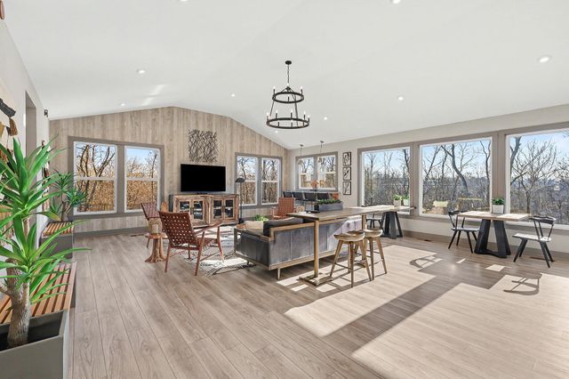 648 Foxhill Drive, 9-203, Crescent Springs, KY 41017