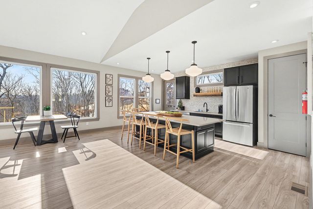 648 Foxhill Drive, 9-203, Crescent Springs, KY 41017