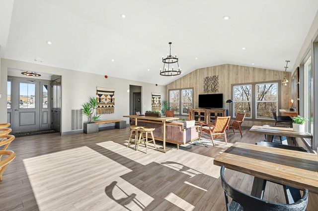 648 Foxhill Drive, 9-203, Crescent Springs, KY 41017