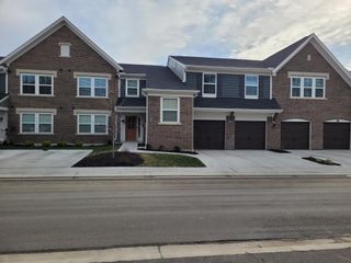 648 Foxhill Drive, 9-203, Crescent Springs, KY 41017