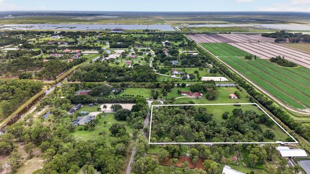 000 Foxtrail, Loxahatchee, FL 33470