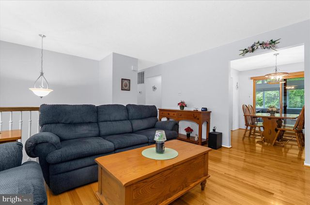 200 KENTUCKY AVE, Pasadena, MD 21122