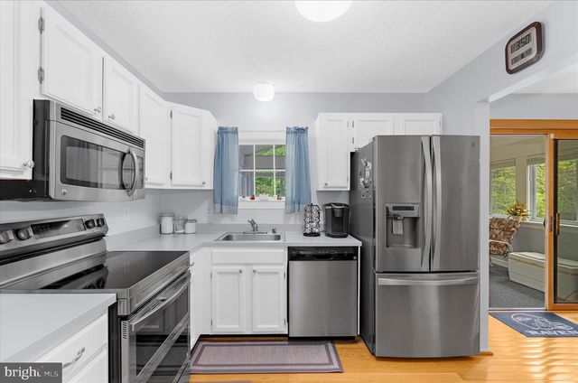 200 KENTUCKY AVE, Pasadena, MD 21122