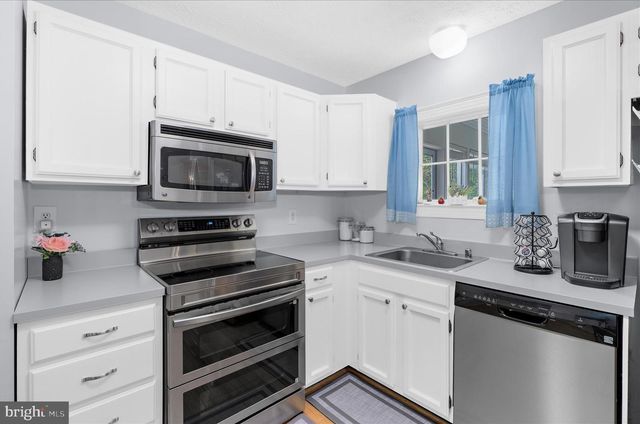 200 KENTUCKY AVE, Pasadena, MD 21122