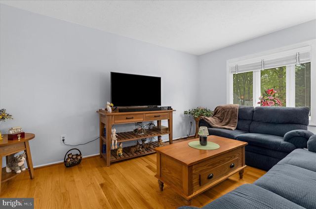 200 KENTUCKY AVE, Pasadena, MD 21122