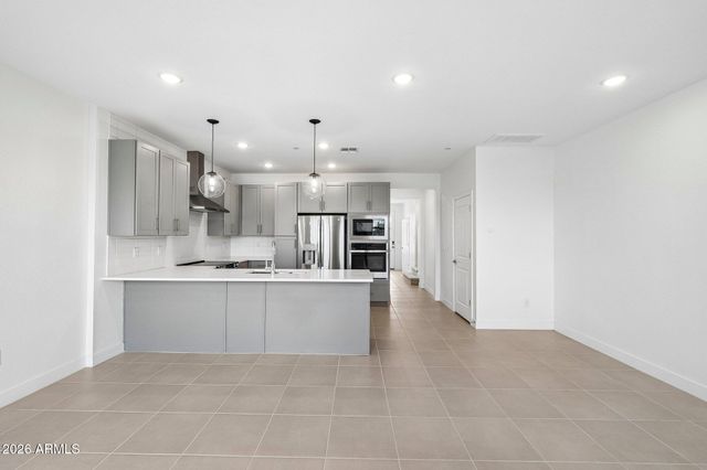 5428 S 35th Way, Phoenix, AZ 85040