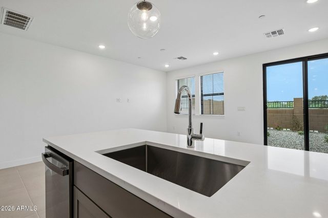 5428 S 35th Way, Phoenix, AZ 85040
