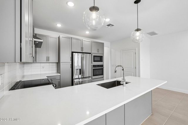 5428 S 35th Way, Phoenix, AZ 85040
