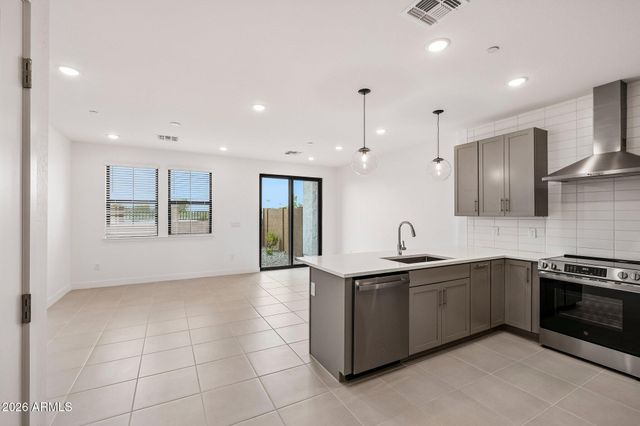 5428 S 35th Way, Phoenix, AZ 85040