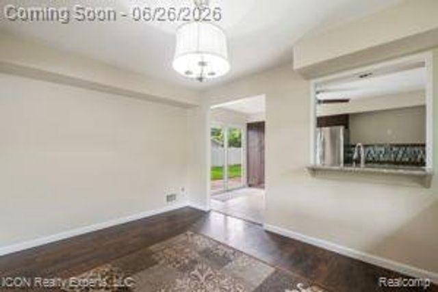 33515 Colfax Drive, Farmington Hills, MI 48335