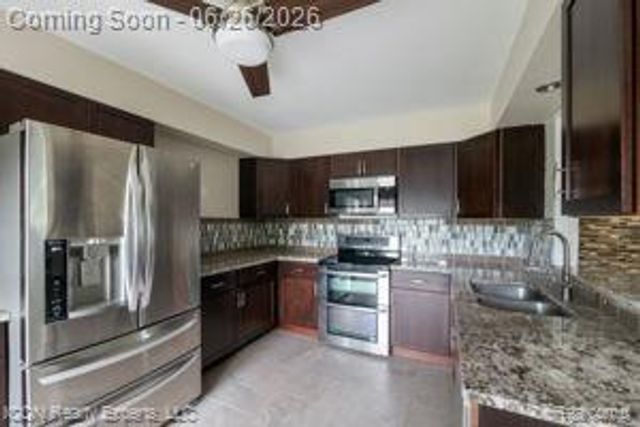 33515 Colfax Drive, Farmington Hills, MI 48335