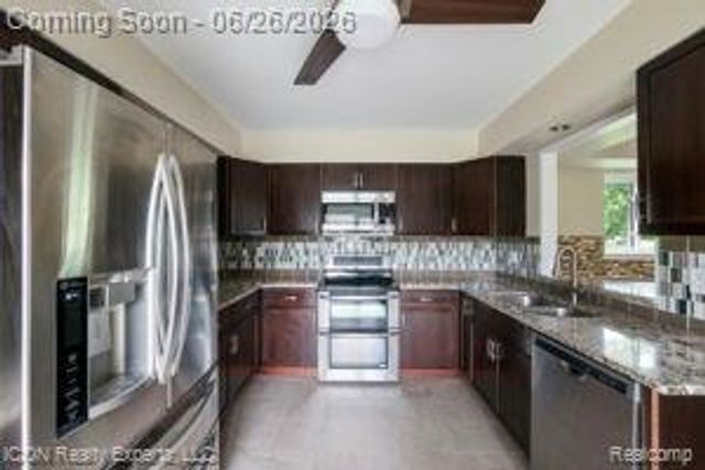 33515 Colfax Drive, Farmington Hills, MI 48335