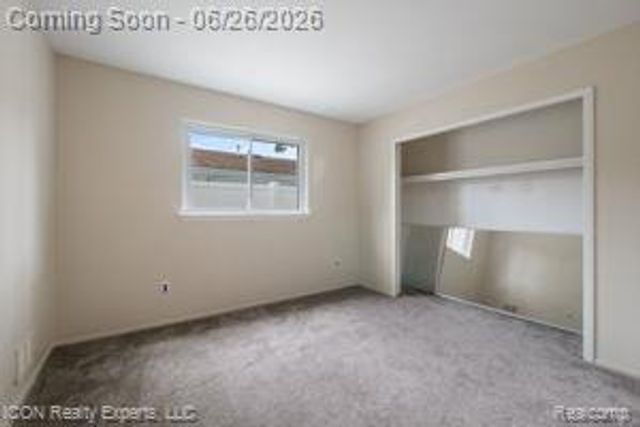 33515 Colfax Drive, Farmington Hills, MI 48335