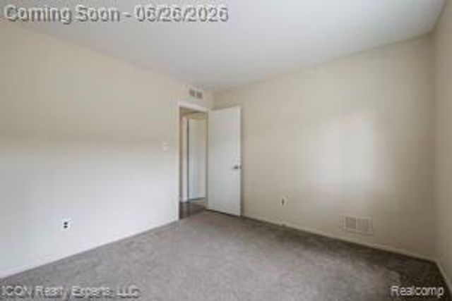 33515 Colfax Drive, Farmington Hills, MI 48335