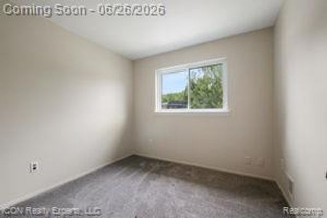 33515 Colfax Drive, Farmington Hills, MI 48335