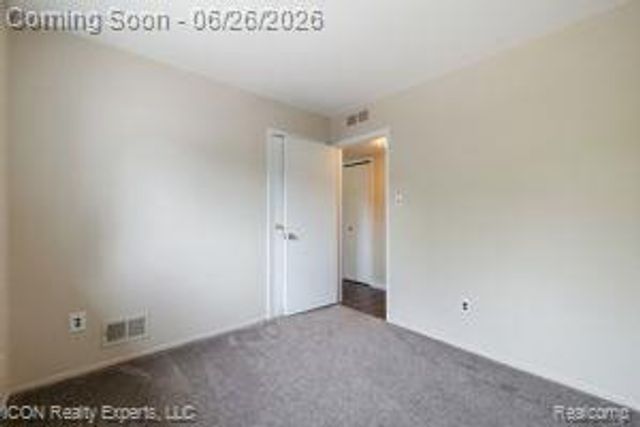 33515 Colfax Drive, Farmington Hills, MI 48335
