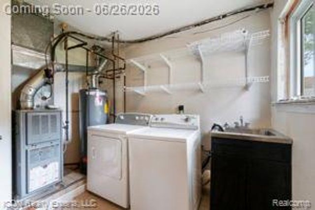 33515 Colfax Drive, Farmington Hills, MI 48335