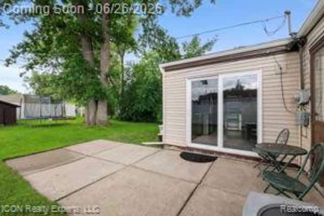 33515 Colfax Drive, Farmington Hills, MI 48335