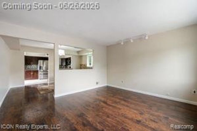 33515 Colfax Drive, Farmington Hills, MI 48335